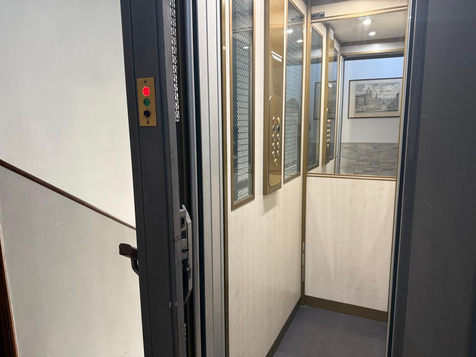 Anthony House, Anthony Floor 3, Castro Pretorio Rom